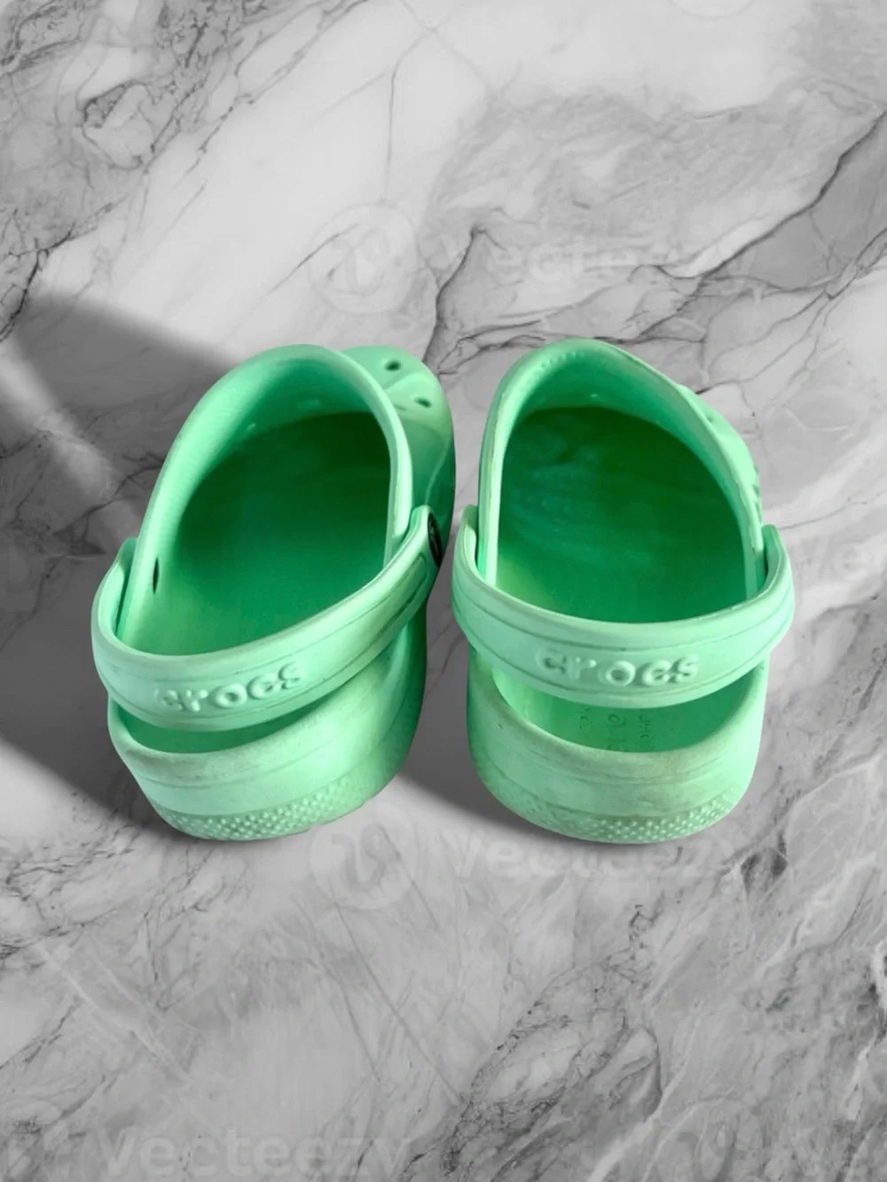 Crocs Classic Clog Mint Green Youth J2 Good Used Condition 🐊